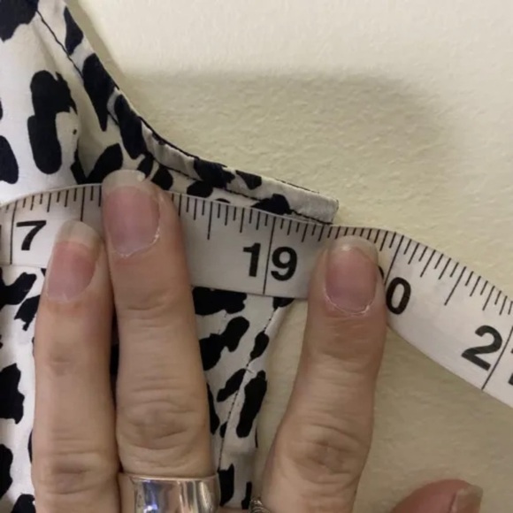 Parker Black White Sleeveless 100% Silk Hi-Top Size Medium Open Back Womens - Picture 9 of 13